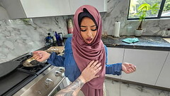 Hot Hijab Wife Wants to Save Her Marriage by Learning how To Give Blowjobs and Talk Dirty - Hijablust Thumb